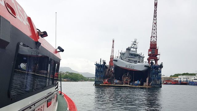 Kystvaktskip fikk slagside - mannskapet evakuert