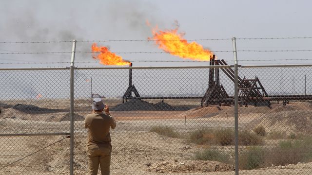 Oljeselskaper truffet av rakett i Basra - planlegger å evakuere