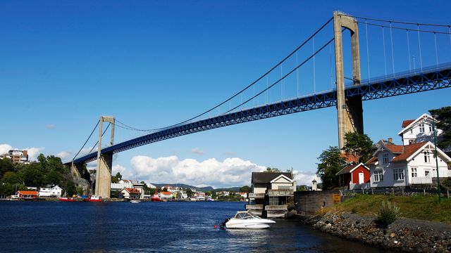 Pendellageret på Brevikbrua har fått omfattende skader