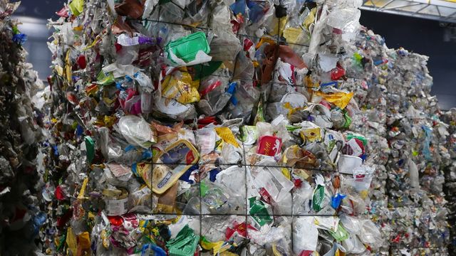Bransjedirektør: Vi er nødt til å sortere plasten hvis vi skal gjenvinne mer