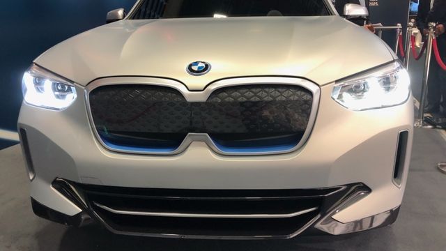 BMW-sjef mener elektrifiseringen er overhypet