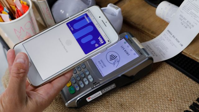 Ny norsk bank har skrudd på støtte for betaling med Google-, Fitbit- og Garmin Pay
