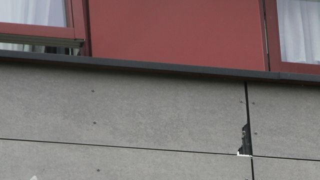 Fasaden sprekker og innglassingen holder ikke vannet ute. Likevel tapte borettslaget rettssaken