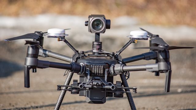 Bruker droner og kunstig intelligens for å sikre bruene