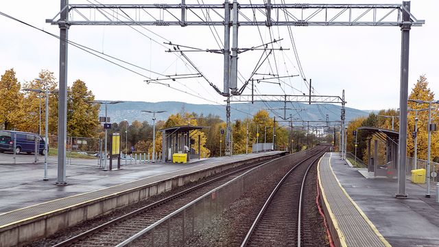 Flere byer på Østlandet kan miste nye togstasjoner