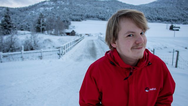 Julian kom ikke inn på informatikkstudiet som tenåring. I stedet fikk han IT-jobb ved universitetet