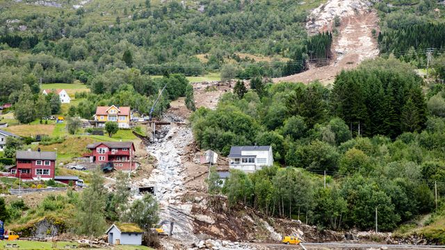 Skader for minst 50 millioner kroner etter jordrasene i Jølster