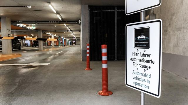 Tyske myndigheter godkjenner førerløs parkering i Stuttgart