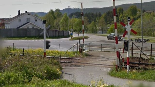 E134 har gitt tryggere jernbanekryssing i Kongsberg