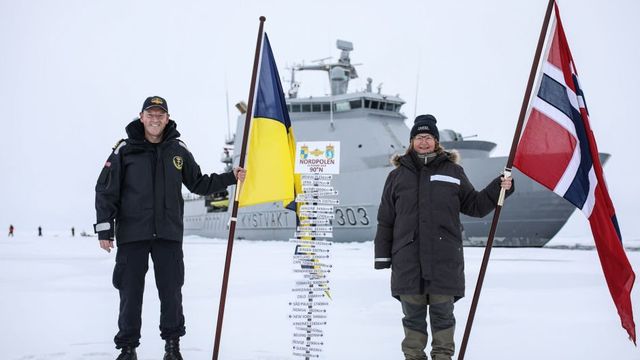 KV Svalbard er norgeshistoriens første skip på Nordpolen