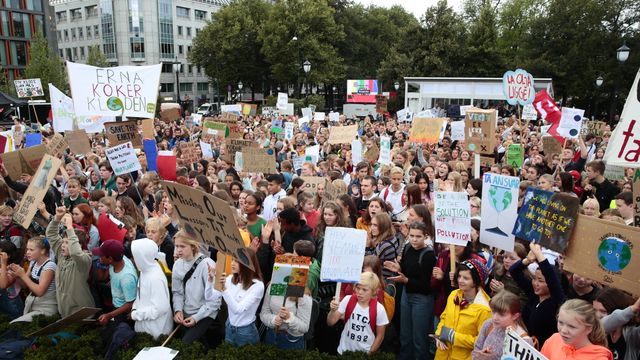 Engasjerte ungdommer over hele landet klimastreiker