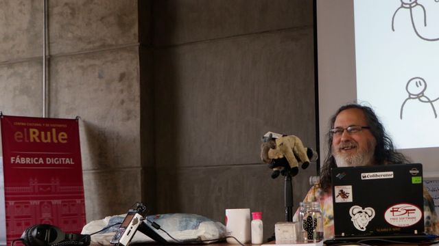 Richard Stallman trekker seg fra MIT og går av som leder av Free Software Foundation