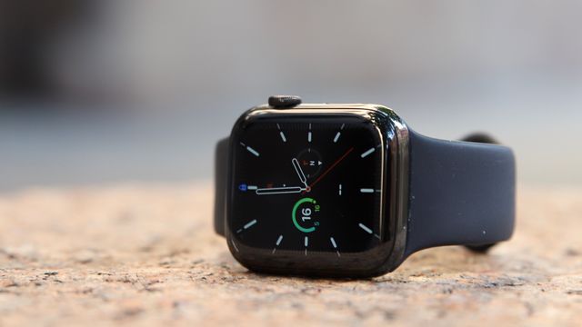 Den største nyheten i Apple Watch 5 er også det vi har savnet mest