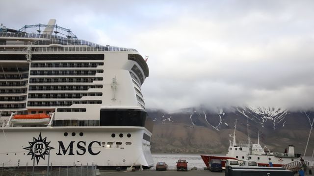 Regjeringen vil vurdere nye reguleringer av cruiseturismen på Svalbard