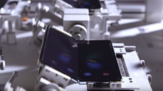 Utsatte Galaxy Fold for hard test: Den bøyelige skjermen tålte langt færre sammenfoldinger enn det Samsung lover