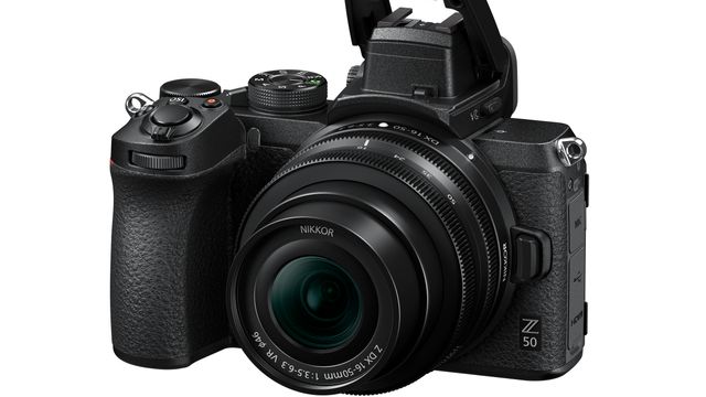Nikon med speilløst APS-C systemkamera
