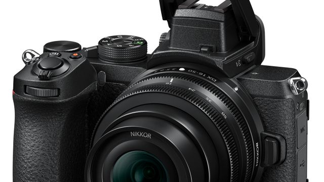 Nikon med speilløst APS-C systemkamera