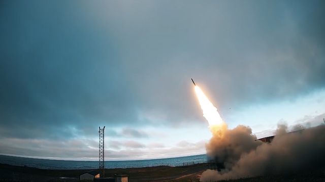 Bakkefyrt bombe traff blink: Boeing og Saab har sluppet video fra Andøya-test