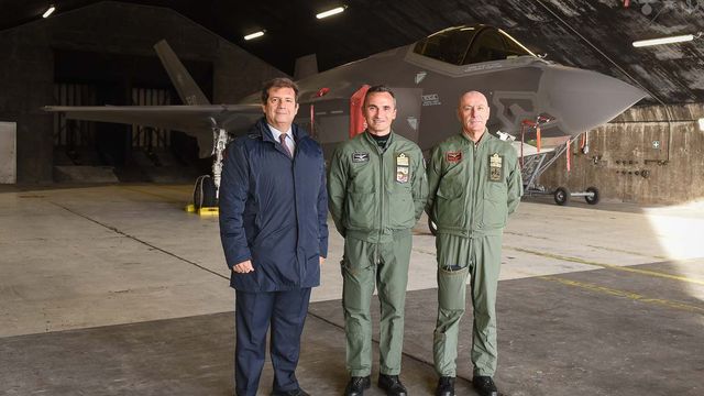 F-35 er ute på sitt første Nato-oppdrag – snart er det norske fly som overtar