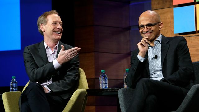 Microsoft-presidenten flyr til Norge for å åpne selskapets datasentre
