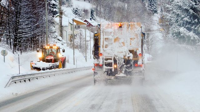 Vinteren er i gang over hele landet: Salting og brøyting fra sør til nord