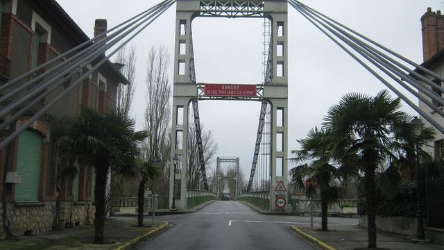 Fransk brukollaps: Lastebil var dobbelt så tung som tillatt