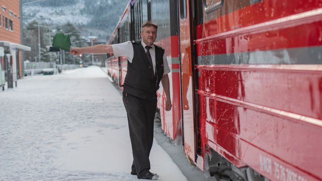 Mellom Bodø og Grong står aldri tog på grunn av signalfeil, likevel er det de som får digitale signaler først. Her ser du hvorfor