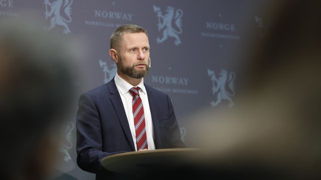 Direkte kl 16.00: Pressekonferanse med Mæland, Høie og Sanner