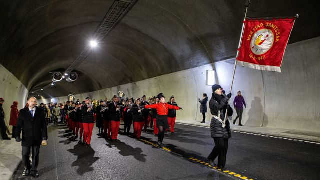 Fjerner gjennomgangstrafikk fra sentrum: Harstadåstunnelen er åpnet