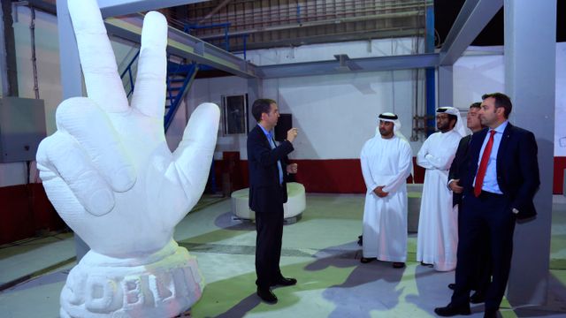 Innen 2025 skal 25 prosent av nybyggene i Dubai være 3D-printet. Nå har de fått verdens største betongprinter
