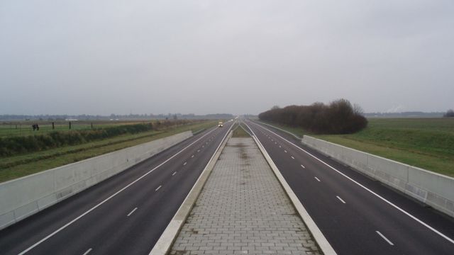 Slik skal Nederland kutte ut kull: Vil bygge solenergi langs motorveiene