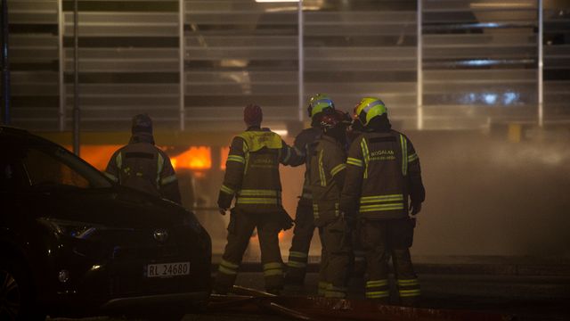Frykter spredning: Ved en brann tilsvarende den på Sola, vil danske brannfolk få beskjed om å holde seg ute
