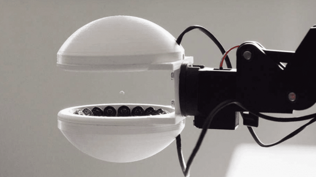 Sveitsisk robot griper uten å berøre