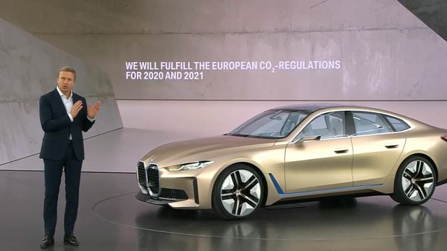 BMW-sjefen advarer mot å kutte forbrenningsmotoren