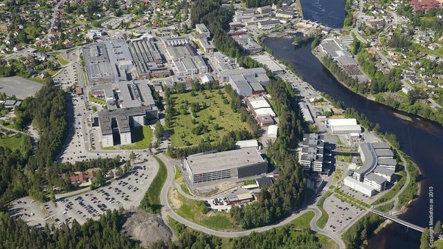 To ansatte i Kongsberg Gruppen smittet med koronavirus - 50 ansatte i karantene