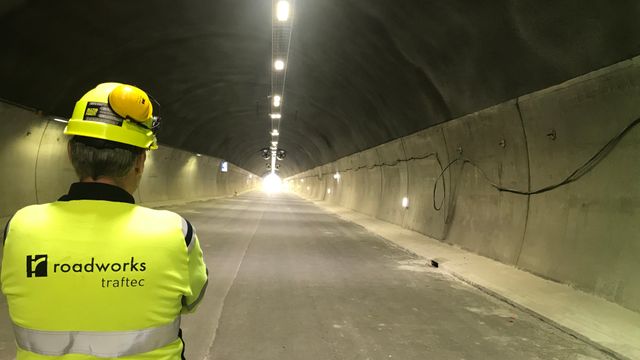 Elektrokontrakt til 140 mill: Fylket trenger vedlikehold av 64 tunneler og nesten 3000 veilys