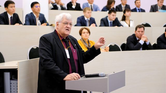 Jobber du i staten og er over 70? Da mister du pensjon og trekkes i lønn