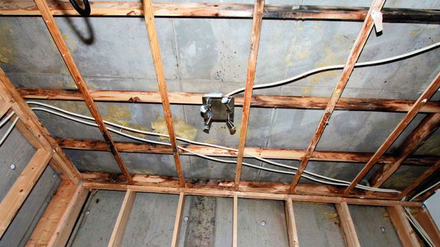 Kjent arkitekt tegnet for kjente advokater. Bygget måtte ribbes og nå møtes de i retten for andre gang