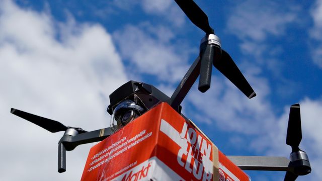 I byer er droneleveranser lite energieffektivt. På bygda er det annerledes – med medvind
