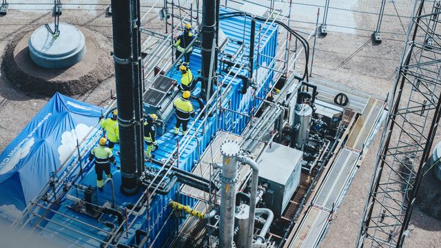 I dag starter Aker Solutions CO2-fangst fra det svenske raffineriet