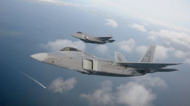 USA mistet et F-22 og et F-35 på fire dager – ingen tiltak på norske fly