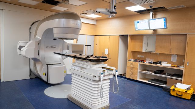 De nye strålemaskinene på Ullevål sykehus treffer kreftceller med millimeters presisjon