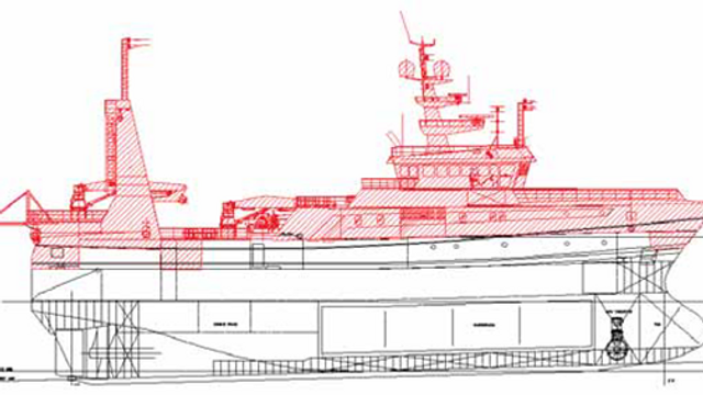 Nå har de fjernet overbygget av trålervraket ved Svalbard