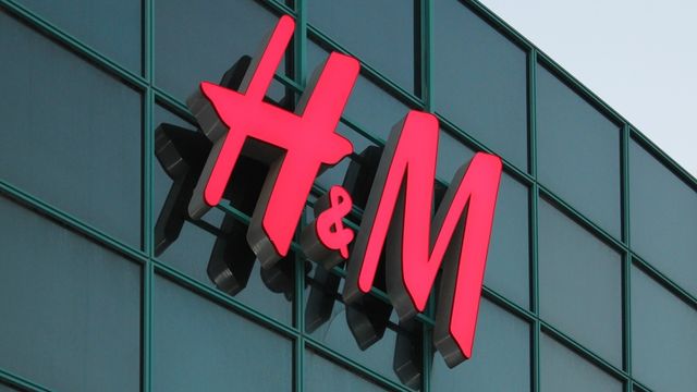 H&M må betale flere hundre millioner kroner i bot etter personvernskandale