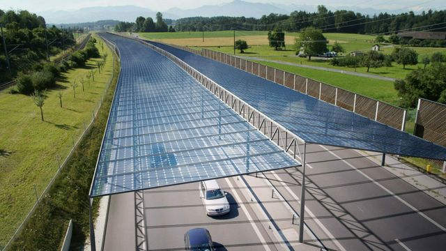Solceller skal bygges over motorveiene: Beskytter mot overoppheting og genererer energi