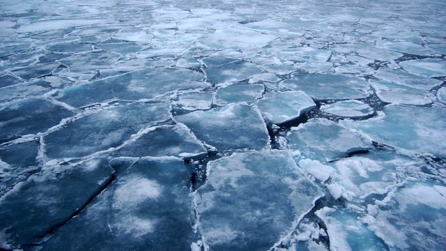 Forskere advarer: Metan strømmer opp fra enorme forekomster i Arktis
