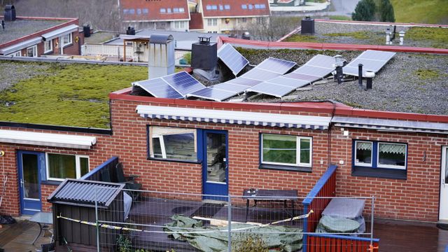 Nei, det var ikke solcellepanelene som ble for tunge for rekkehuset i Trondheim