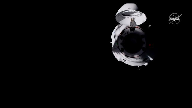 SpaceX har koblet seg på Den internasjonale romstasjonen