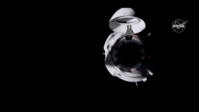 SpaceX har koblet seg på Den internasjonale romstasjonen