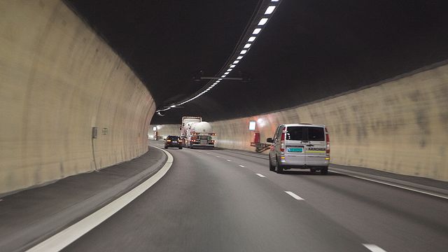68 norske veitunneler oppfyller ikke EUs sikkerhetskrav. Nå ber Esa om fortgang i arbeidet med tunnelene